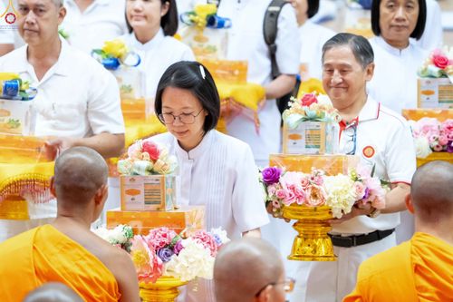 ภาพ No.343677:วันที่ 16 สิงหาคม พ.ศ.2569 พิธีถวายคิลานเภสัช และอุปกรณ์ทางการแพทย์ ณ ห้องแก้วสารพัดนึก2 วัดพระธรรมกาย