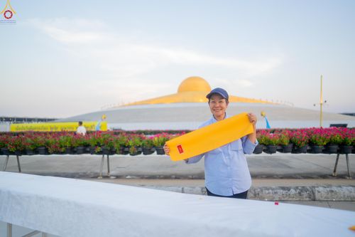 ภาพ No.321212:วันที่ 10-11 เมษายน พ.ศ.2569 การเตรียมกล่องไทยธรรม และการติดผ้ารับประเคน เพื่องานถวายมหาสังฆทาน 40,000 กว่าวัดทั่วประเทศ วันคุ้มครองโลก 22 เมษายน พ.ศ.2569 วัดพระธรรมกาย