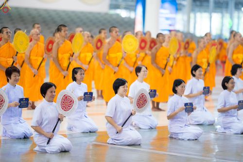 ภาพ No.339058:วันอาทิตย์ที่ 12 กรกฎาคม พ.ศ.2569 พิธีมุทิตาผู้สอบได้เปรียญธรรม ประโยค 1-2 ถึง ป.ธ.9 และ บ.ศ.1-2 ถึง บ.ศ.6 สำนักศาสนศึกษาวัดพระธรรมกาย ประจำปี 2569, พิธีมอบตราตั้งแต่งตั้งอาจารย์ใหญ่ สำนักศาสนศึกษาวัดพระธรรมกาย