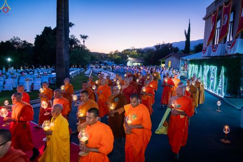 ภาพ No.332816:วันอาทิตย์ที่ 31 พฤษภาคม พ.ศ. 2569 วันวิสาขบูชา ณ วัดพระธรรมกายแคลิฟอร์เนีย  ประเทศสหรัฐอเมริกา