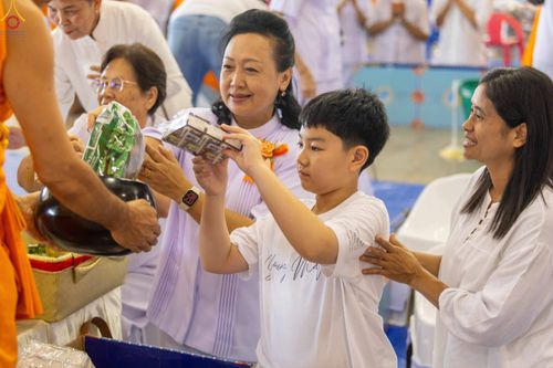 ภาพ No.345439:วันพฤหัสบดีที่ 27 สิงหาคม พ.ศ.2569 พิธีตักบาตรในวันธรรมชัย ณ สภาธรรมกายสากล วัดพระธรรมกาย ปทุมธานี