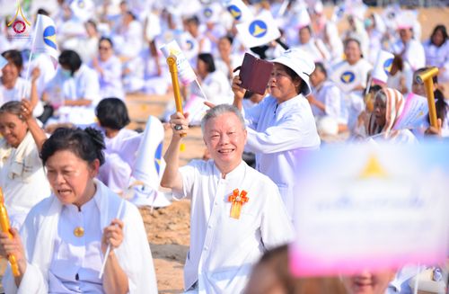ภาพ No.327237:วันศุกร์ที่ 1 พฤษภาคม พ.ศ.2569 พิธีทอดผ้าป่า โปรยรัตนชาติ ตอกเสาเข็มมงคลต้นแรก สถาปนา “องค์พระเจดีย์เพื่อสร้างสันติภาพโลก” (แห่งแรกของภาคอีสาน) ณ ธุดงคสถานอำนาจเจริญ  อ.เมือง จ.อำนาจเจริญ