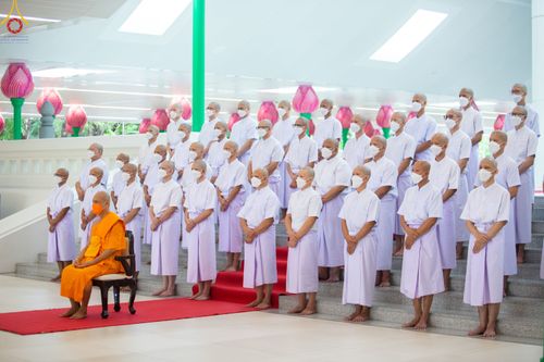 ภาพ No.82705:พิธีเวียนประทักษิณ, พิธีวันทาเจดีย์ ณ มหาธรรมกายเจดีย์  พิธีบรรพชาหมู่พระพี่เลี้ยงเข้าพรรษา, ธรรมทายาทอุดมศึกษา รุ่นที่ 50(ภาคฤดูฝน) และธรรมทายาทพุทธศาสตร์สากล รุ่นที่ 7 (ภาคฤดูฝน) วันเสาร์ที่ 17 มิถุนายน พ.ศ. 2566 ณ  โบสถ์พระไตรปิฎก วัดพระธรรมกาย จ.ปทุม