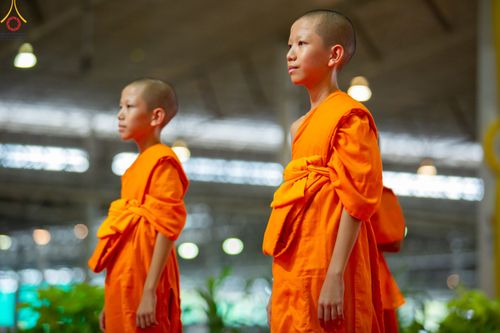 ภาพ No.85260:พิธีมุทิตาสักการะพระภิกษุ ผู้สอบได้เปรียญธรรม ๙ ประโยคระดับโลก, พิธีมอบโล่เกียรติยศและทุนการศึกษา สำนักเรียนบาลีดีเด่นทั่วประเทศ ในวันสมาธิโลก อาทิตย์ที่ 6 สิงหาคม พ.ศ. 2566 ณ สภาธรรมกายสากล วัดพระธรรมกาย