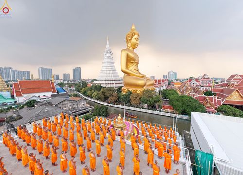 ภาพ No.300059:วันที่ 22 มกราคม พ.ศ.2569 พระธรรมยาตราปฏิบัติธรรม และถ่ายภาพหมู่ประวัติศาสตร์ ณ อาคารธรรมยาตรา กตัญญูบูชามหาปูชนียาจารย์  ตรงข้ามวัดปากน้ำภาษีเจริญ จ.กรุงเทพมหานคร ในโครงการธรรมยาตรา กตัญญูบูชา มหาปูชนียาจารย์ พระมงคลเทพมุนี(สด จนฺทสโร) พระผู้ปราบมาร อนุ