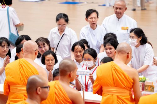 ภาพ No.343699:วันที่ 16 สิงหาคม พ.ศ.2569 พิธีถวายคิลานเภสัช และอุปกรณ์ทางการแพทย์ ณ ห้องแก้วสารพัดนึก2 วัดพระธรรมกาย