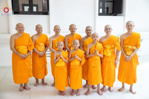 ภาพ No.286616:วันเสาร์ที่ 12 กรกฏาคม พ.ศ.2568 พิธีบรรพชาอุปสมบท  โครงการบรรพชาอุปสมบทหมู่ ธรรมทายาทนานาชาติ(ภาคภาษาจีน), โครงการบรรพชาสามเณร โรงเรียนนานาชาติ รุ่นที 14