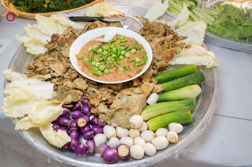 ภาพ No.297944:วันที่ 19 มกราคม พ.ศ. 2569 พิธีถวายภัตตาหารเป็นสังฆทาน แด่พระธรรมยาตรา ณ อนุสรณ์สถานบางปลา วัดบางปลา อำเภอบางเลน จังหวัดนครปฐม ในโครงการธรรมยาตรา กตัญญูบูชา มหาปูชนียาจารย์ พระมงคลเทพมุนี(สด จนฺทสโร) พระผู้ปราบมาร อนุสรณ์สถาน 7 แห่ง ปีที่ 14