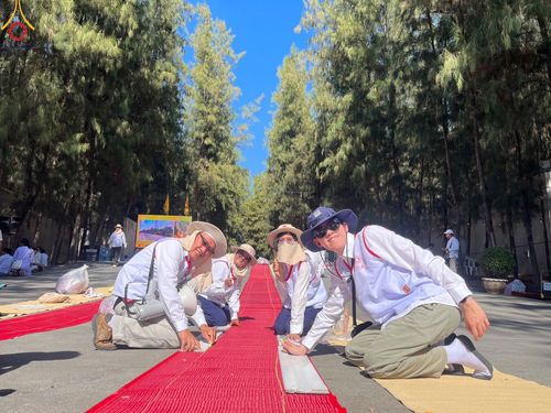 ภาพ No.105967:V.2 ทุ่มเท การเตรียมงาน เก็บงาน การรับบุญของเจ้าหน้าที่หน่วยงานต่างๆ เพื่อโครงการธรรมยาตรา กตัญญูบูชามหาปูชนียาจารย์ พระมงคลเทพมุนี (สด จนฺทสโร) พระผู้ปราบมาร อนุสรณ์สถาน 7 แห่ง ปีที่ 12 ระหว่างวันที่ 2 - 31 มกราคม พ.ศ.2567