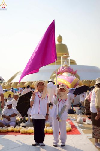 ภาพ No.306688:ภาพเบื้องหลังอาสาสมัครรวมใจ ชุดที่ 5 ในโครงการธรรมยาตรา กตัญญูบูชา มหาปูชนียาจารย์ พระมงคลเทพมุนี(สด จนฺทสโร) พระผู้ปราบมาร อนุสรณ์สถาน 7 แห่ง ปีที่ 14