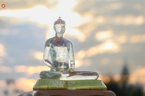 ภาพ No.302485:วันที่ 24 มกราคม พ.ศ. 2569 พิธีตักบาตรพระธรรมยาตรา ณ อนุสรณ์สถานลำดับที่ 5 สถานที่เผยแผ่วิชชาธรรมกายครั้งแรก อนุสรณ์สถานบางปลา วัดบางปลา อำเภอบางเลน จังหวัดนครปฐม ในโครงการธรรมยาตรา กตัญญูบูชา มหาปูชนียาจารย์ พระมงคลเทพมุนี(สด จนฺทสโร) พระผู้ปราบมาร อนุส