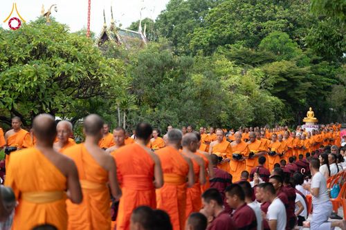 ภาพ No.351509:วันที่ 22 กันยายน พ.ศ. 2569  พิธีตักบาตรสามเณรธรรมทายาท โครงการบรรพชาพัฒนาคุณธรรม จริยธรรม  สำหรับนักเรียนนายสิบตำรวจ (นสต.) รุ่นที่ 16 ศูนย์ฝึกอบรมตำรวจภูธรภาค 1  ณ วัดพระพุทธบาทราชวรมหาวิหาร
