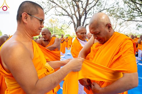 ภาพ No.314132:วันจันทร์ที่ 16 มีนาคม พ.ศ. 2569 พิธีเวียนเทียนประทักษิณ และพิธีบรรพชาสามเณร 500 รูป ณ วิหารมายาเทวี ประเทศเนปาล