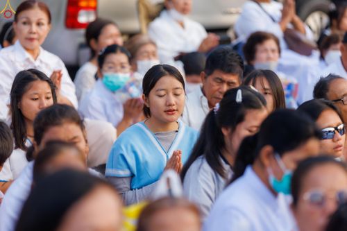 ภาพ No.297556:วันที่ 18 มกราคม พ.ศ. 2569 พิธีตักบาตรพระธรรมยาตรา ณ วัดโบสถ์บน ต.บางคูเวียง จ.นนทบุรี อนุสรณ์สถานลำดับที่ 4 สถานที่เกิดด้วยกายธรรม ในโครงการธรรมยาตรา กตัญญูบูชา มหาปูชนียาจารย์ พระมงคลเทพมุนี(สด จนฺทสโร) พระผู้ปราบมาร อนุสรณ์สถาน 7 แห่ง ปีที่ 14