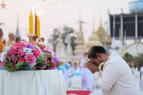 ภาพ No.294360:วันที่ 14 มกราคม พ.ศ. 2569 พิธีตักบาตรพระธรรมยาตรา ณ วัดสองพี่น้อง ต.ต้นตาล อ.สองพี่น้อง จ.สุพรรณบุรี ในโครงการธรรมยาตรา กตัญญูบูชา มหาปูชนียาจารย์ พระมงคลเทพมุนี(สด จนฺทสโร) พระผู้ปราบมาร อนุสรณ์สถาน 7 แห่ง ปีที่ 14
