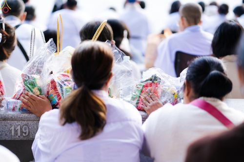 ภาพ No.289247:วันที่ 7 มกราคม พ.ศ. 2569 พิธีตักบาตรพระธรรมยาตรา ณ อนุสรณ์สถานลำดับที่ 1 สถานที่เกิดด้วยรูปกายเนื้อ อนุสรณ์สถานมหาวิหารพระมงคลเทพมุนี (โลตัสแลนด์) อ.สองพี่น้อง จ.สุพรรณบุรี ในโครงการธรรมยาตรา กตัญญูบูชา มหาปูชนียาจารย์ พระมงคลเทพมุนี(สด จนฺทสโร) พระผู้ป