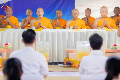 ภาพ No.300189:วันที่ 22 มกราคม พ.ศ. 2569 พิธีถวายภัตตาหารเป็นสังฆทาน แด่พระธรรมยาตรา ณ อนุสรณ์สถานบางปลา วัดบางปลา อำเภอบางเลน จังหวัดนครปฐม ในโครงการธรรมยาตรา กตัญญูบูชา มหาปูชนียาจารย์ พระมงคลเทพมุนี(สด จนฺทสโร) พระผู้ปราบมาร อนุสรณ์สถาน 7 แห่ง ปีที่ 14