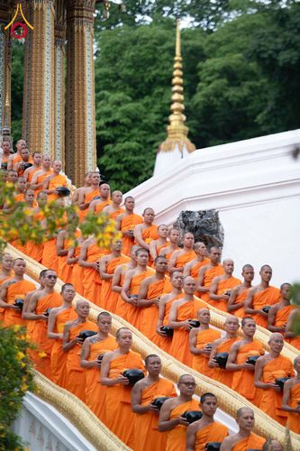 ภาพ No.351410:วันที่ 22 กันยายน พ.ศ. 2569  พิธีตักบาตรสามเณรธรรมทายาท โครงการบรรพชาพัฒนาคุณธรรม จริยธรรม  สำหรับนักเรียนนายสิบตำรวจ (นสต.) รุ่นที่ 16 ศูนย์ฝึกอบรมตำรวจภูธรภาค 1  ณ วัดพระพุทธบาทราชวรมหาวิหาร