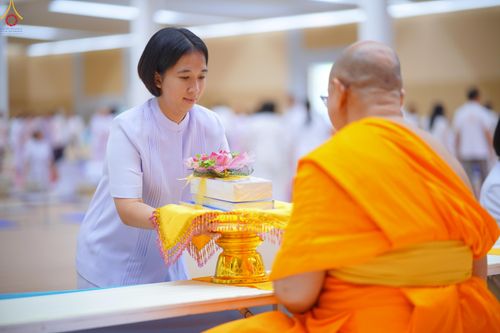 ภาพ No.329095:วันอาทิตย์ที่ 17 พฤษภาคม พ.ศ.2569 พิธีร่วมบุญการศึกษาพระภิกษุสามเณร (หนังสือบาลี นักธรรม ทางก้าวหน้า World-Pec) ณ ห้องแก้วสารพัดนึก 2 วัดพระธรรมกาย