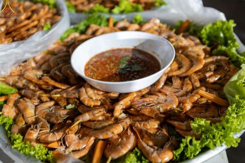 ภาพ No.71492:พิธีถวายภัตตาหารเป็นสังฆทาน แด่คณะพระธรรมยาตราฯ ในโครงการธรรมยาตรากตัญญูบูชา มหาปูชนียาจารย์ พระมงคลเทพมุนี(สด จนฺทสโร) พระผู้ปราบมาร อนุสรณ์สถาน 7 แห่ง ปีที่ 11 วันที่ 16 มกราคม พ.ศ. 2566