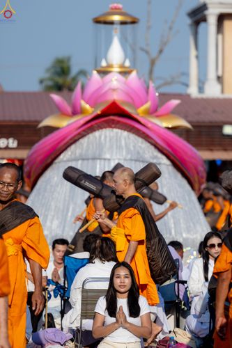 ภาพ No.295323:วันที่ 16 มกราคม พ.ศ. 2569 พิธีต้อนรับพระธรรมยาตรา อนุสรณ์สถานลำดับที่ 4 (ภาพชุดที่ 2) สถานที่เกิดด้วยกายธรรม ณ วัดโบสถ์บน ต.บางคูเวียง จ.นนทบุรี ในโครงการธรรมยาตรา กตัญญูบูชา มหาปูชนียาจารย์ พระมงคลเทพมุนี(สด จนฺทสโร) พระผู้ปราบมาร อนุสรณ์สถาน 7 แห่ง ปี