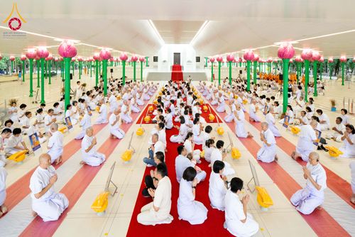 ภาพ No.286534:วันเสาร์ที่ 12 กรกฏาคม พ.ศ.2568 พิธีบรรพชาอุปสมบท  โครงการบรรพชาอุปสมบทหมู่ ธรรมทายาทนานาชาติ(ภาคภาษาจีน), โครงการบรรพชาสามเณร โรงเรียนนานาชาติ รุ่นที 14