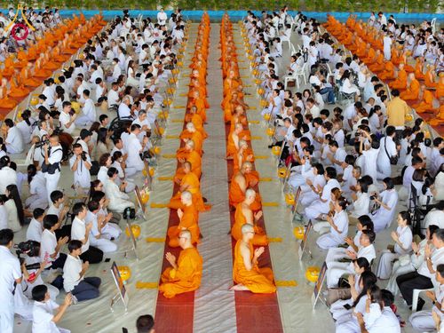 ภาพ No.321420:วันเสาร์ที่ 11 เมษายน พ.ศ.2569 พิธีขอบรรพชา พิธีขอสรณคมณ์และศีล, พิธีถวายบาตร พิธีอุปสมบท โครงการอุปสมบทหมู่ บูชาธรรมหลวงพ่อธัมมชโย พ.ศ.2569 โครงการอุปสมบทหมู่ธรรมทายาท ระดับอุดมศึกษา รุ่น 53 (ภาคฤดูร้อน) ณ วัดพระธรรมกาย ปทุมธานี