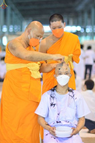 ภาพ No.63651:พิธีปลงผมนาคธรรมทายาท โครงการอุปสมบทบูชาธรรม มหาปูชนียาจารย์ประจำปี 2565 วันที่ 19 พฤศจิกายน พ.ศ. 2565 ณ สภาธรรมกายสากล วัดพระธรรมกาย