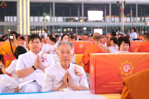 ภาพ No.324686:วันที่ 22 เมษายน พ.ศ.2569 (วันคุ้มครองโลก) บรรยากาศสาธุชน ในงานถวายมหาสังฆทาน 40,000 กว่าวัดทั่วประเทศ ณ ลานธรรม วัดพระธรรมกาย