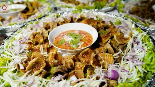 ภาพ No.72200:พิธีถวายภัตตาหารเป็นสังฆทาน แด่คณะพระธรรมยาตราฯ ในโครงการธรรมยาตรากตัญญูบูชา มหาปูชนียาจารย์ พระมงคลเทพมุนี(สด จนฺทสโร) พระผู้ปราบมาร อนุสรณ์สถาน 7 แห่ง ปีที่ 11 วันที่ 18 มกราคม พ.ศ. 2566