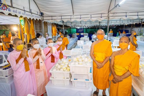 ภาพ No.72600:พิธีถวายภัตตาหารเป็นสังฆทาน แด่คณะพระธรรมยาตราฯ ในโครงการธรรมยาตรากตัญญูบูชา มหาปูชนียาจารย์ พระมงคลเทพมุนี(สด จนฺทสโร) พระผู้ปราบมาร อนุสรณ์สถาน 7 แห่ง ปีที่ 11 วันที่ 19 มกราคม พ.ศ. 2566