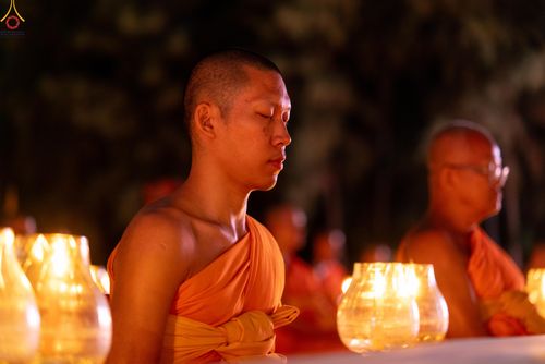 ภาพ No.292159:วันที่ 10 มกราคม พ.ศ. 2569 พิธีจุดประทีปถวายเป็นพุทธบูชา และบูชาธรรมมหาปูชนียาจารย์  ณ อนุสรณ์สถานคลองบางนางแท่น อ.สามพราน จ.นครปฐม ในโครงการธรรมยาตรา กตัญญูบูชา มหาปูชนียาจารย์ พระมงคลเทพมุนี(สด จนฺทสโร) พระผู้ปราบมาร อนุสรณ์สถาน 7 แห่ง ปีที่ 14