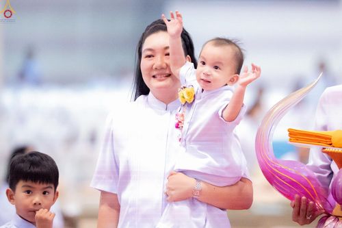 ภาพ No.345660:วันพฤหัสบดีที่ 27 สิงหาคม พ.ศ.2569 พิธีทอดผ้าป่าเพื่อถวายอุปกรณ์สื่อโสตทัศน์ อาคาร 82 ปี หลวงพ่อธัมมชโย พิธีทอดผ้าป่าสมทบกฐินวัดพระธรรมกาย และสมทบกฐิน 30,000 กว่าวัดทั่วไทย ครั้งที่ 1 ประจำปี พุทธศักราช 2569 ณ วัดพระธรรมกาย ปทุมธานี