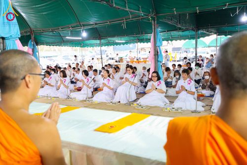 ภาพ No.301065:วันที่ 23 มกราคม พ.ศ. 2569 พิธีถวายภัตตาหารเป็นสังฆทาน แด่พระธรรมยาตรา ณ อนุสรณ์สถานบางปลา วัดบางปลา อำเภอบางเลน จังหวัดนครปฐม ในโครงการธรรมยาตรา กตัญญูบูชา มหาปูชนียาจารย์ พระมงคลเทพมุนี(สด จนฺทสโร) พระผู้ปราบมาร อนุสรณ์สถาน 7 แห่ง ปีที่ 14