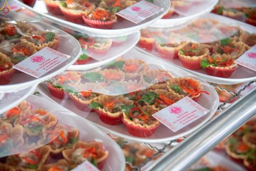 ภาพ No.325754:วันที่ 22 เมษายน พ.ศ.2569(วันคุ้มครองโลก) งานถวายมหาสังฆทาน 40,000 กว่าวัดทั่วประเทศ เจ้าหน้าที่ สาธุชน ร่วมใจจัดเตรียมภัตตาหารเพล (ชุด 2)