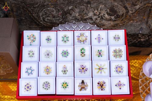 ภาพ No.80995:วัดพระธรรมกายน้อมถวายพระบรมสารีริกธาตุ เพื่อประดิษฐานเจดีย์จารุมตี เมืองกาฐมาณฑุ เนปาล  วันเสาร์ที่ 6 พฤษภาคม พ. ศ. 2566