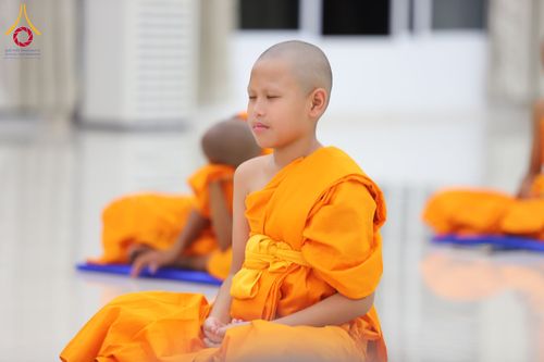 ภาพ No.320616:วันที่ 6-9 เมษายน พ.ศ.2569 สามเณรสวดมนต์ทำวัตรเช้า-เย็น  เข้าฐานกิจกรรม ฝึกUG5 นั่งสมาธิ ปฏิบัติธรรม ณ ศูนย์ปฏิบัติธรรมและศูนย์อบรมเยาวชนเพชรบุรี  ต.ท่าแลง อ.ท่ายาง จ.เพชรบุรี