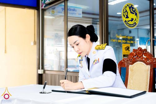 ภาพ No.337188:วันที่ 13-27 มิถุนายน พ.ศ.2569 พสกนิกรอำเภอคลองหลวง จัดพิธีบำเพ็ญกุศลสวดพระอภิธรรม อุทิศถวายพระกุศลแด่สมเด็จพระเจ้าลูกเธอ เจ้าฟ้าพัชรกิติยาภาฯ