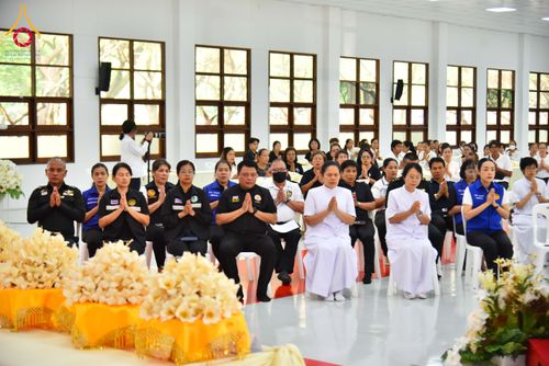 ภาพ No.327419:วันศุกร์ที่ 1 พฤษภาคม พ.ศ. 2569 รวมใจพสกนิกรชาวอำเภอคลองหลวง ประดิษฐ์ดอกไม้จันทน์ เพื่อใช้ในพิธีถวายดอกไม้จันทน์ในงานพระราชพิธีถวายพระเพลิงพระบรมศพ สมเด็จพระนางเจ้าสิริกิติ์ พระบรมราชินีนาถ พระบรมราชชนนีพันปีหลวง ณ วัดพระธรรมกาย