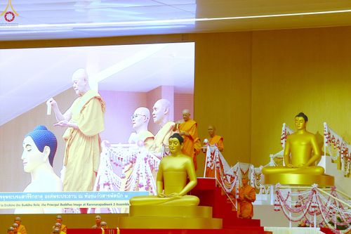 ภาพ No.84742:พิธีบรรจุพระบรมสารีริกธาตุภายในเกตุดอกบัวตูม องค์พระประธาน ณ ห้องแก้วสารพัดนึก 2 วัดพระธรรมกาย ในวันอาสาฬหบูชา อังคารที่ 1 สิงหาคม พ.ศ.2566