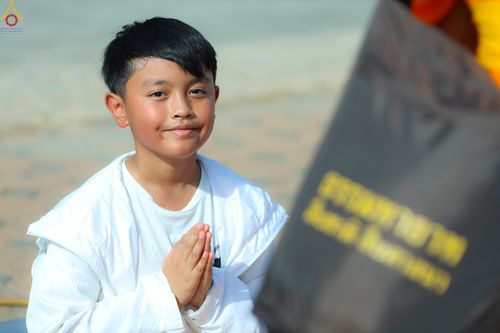 ภาพ No.287452:วันที่ 3 มกราคม พ.ศ. 2569 พิธีต้อนรับพระธรรมยาตรา ในโครงการธรรมยาตรา กตัญญูบูชา มหาปูชนียาจารย์ พระมงคลเทพมุนี(สด จนฺทสโร) พระผู้ปราบมาร อนุสรณ์สถาน 7 แห่ง ปีที่ 14 ณ อนุสรณ์สถานมหาวิหารพระมงคลเทพมุนี (โลตัสแลนด์) อ.สองพี่น้อง จ.สุพรรณบุรี