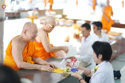 ภาพ No.212659:วันพฤหัสบดีที่ 20 มีนาคม พ.ศ. 2568 พิธีเจริญพระพุทธมนต์ เนื่องในอายุวัฒนมงคลครบ 74 ปี พระภาวนาธรรมวิเทศ วิ. (ภูเบศ ฌานาภิญโญ) ณ หอฉันคุณยายฯ วัดพระธรรมกาย