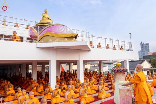 ภาพ No.119169:พิธีจุดประทีปถวายเป็นพุทธบูชา และบูชาธรรมมหาปูชนียาจารย์ พระมงคลเทพมุนี(สด จนฺทสโร) ในโครงการธรรมยาตราฯ วันที่ 26 มกราคม พ.ศ. 2567 ณ อาคารธรรมยาตรา กตัญญูบูชามหาปูชนียาจารย์ ตรงข้ามวัดปากน้ำภาษีเจริญ จ.กรุงเทพมหานคร