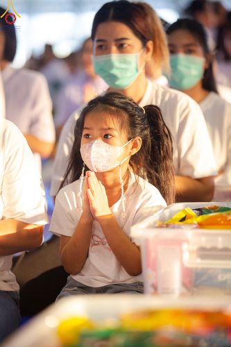 ภาพ No.158935:พิธีตักบาตร ในวันอาทิตย์ต้นเดือน วันที่ 6 ตุลาคม พ.ศ. 2567 ณ สภาธรรมกายสากล วัดพระธรรมกาย