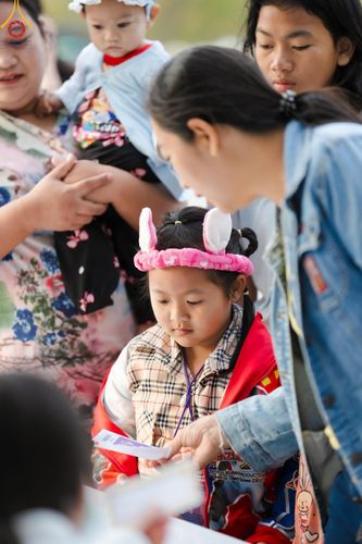 ภาพ No.193871:วัดพระธรรมกาย จัดงานวันเด็กแห่งชาติ ประจำปี พ.ศ.2568 ออกร้านอาหาร 200 ร้าน มอบของขวัญหลายหมื่นชิ้น วันที่ 12 มกราคม พ.ศ. 2568 วัดพระธรรมกาย อ.คลองหลวง จ.ปทุมธานี