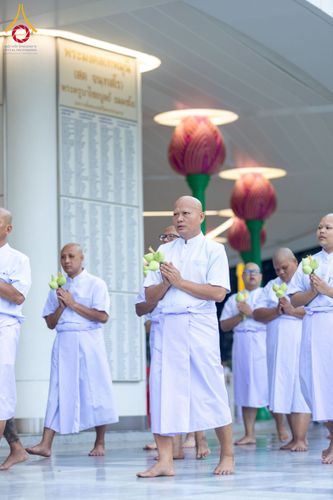 ภาพ No.244541:วันเสาร์ที่ 6 กันยายน พ.ศ. 2568 พิธีเวียนประทักษิณ และวันทาสีมาของนาคธรรมทายาท โครงการอุปสมบทหมู่บูชาธรรมครบรอบ 108 ปี วันครูผู้ค้นพบวิชชาธรรมกาย ณ โบสถ์พระไตรปิฎก วัดพระธรรมกาย