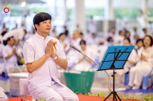 ภาพ No.223487:วันวิสาขบูชา วันอาทิตย์ที่ 11 พฤษภาคม พ.ศ. 2568 พิธีตักบาตร และปฎิบัติธรรม ณ สภาธรรมกายสากล วัดพระธรรมกาย