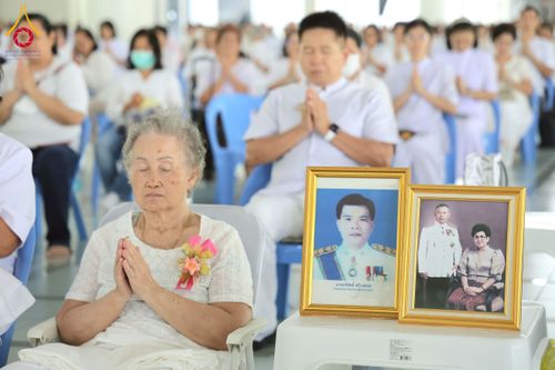 ภาพ No.217133:วันเสาร์ที่ 12 เมษายน พ.ศ. 2568 พิธีบุพเปตพลี ครั้งที่ 162 ร่วมอุทิศบุญแด่หมู่ญาติที่ล่วงลับไปแล้ว และพิธีถวายภัตตาหารเมนูสวรรค์ ณ หอฉันคุณยายอาจารย์ฯ วัดพระธรรมกาย