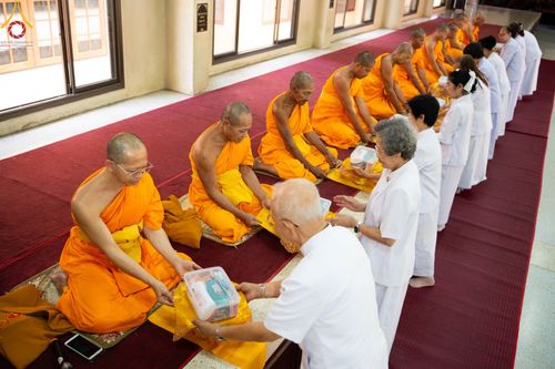 ภาพ No.101142:พิธีอุปสมบทหมู่ ในโครงการอุปสมบทบูชาธรรม มหาปูชนียาจารย์ พ.ศ. 2566 ณ วัดท่าเกวียน อำเภอพนมสารคาม จังหวัดฉะเชิงเทรา วันที่ 5 ธันวาคม พ.ศ. 2566