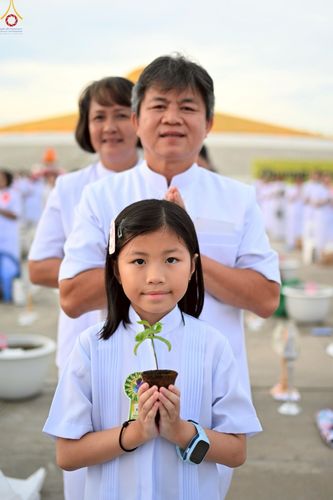 ภาพ No.252899:วันที่ 10 ตุลาคม พ.ศ. 2568 พิธีปลูกต้นทรัพย์บานชื่น ณ ลานธรรม วัดพระธรรมกาย